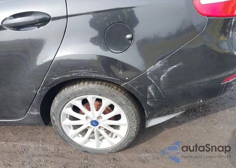 2014 Ford Fiesta Se z USA, uszkodzony, nr VIN 3FADP4BJ6EM194912